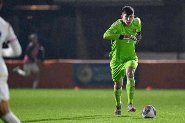 比利时官方:作为伤病预防措施,切尔西外租门将彭德斯退出集训