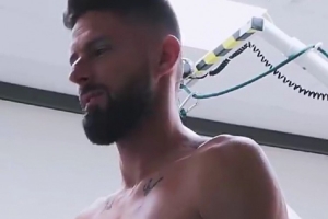 快39了！队报：里尔俱乐部的医生也对吉鲁出色的身体状况感到惊讶