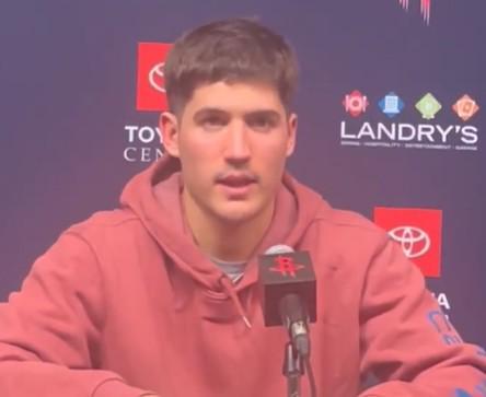 开云体育-谢泼德：我绝不能做一名攻强守弱的球员，我必须在防守端做出贡献